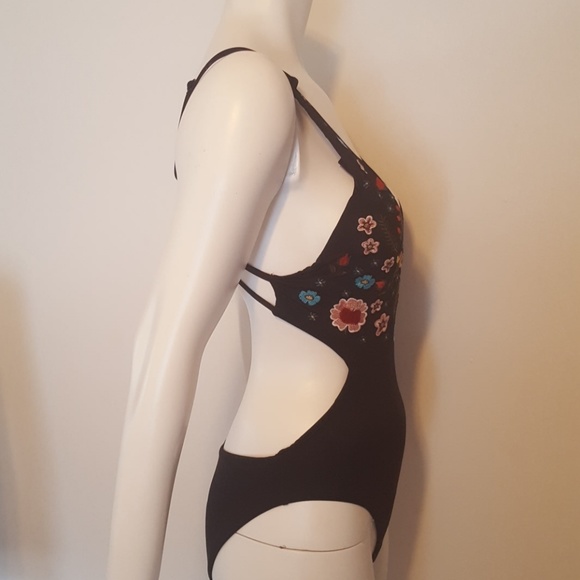 Gianni Bini Senorita plunge one piece swimsuit - Picture 6 of 10